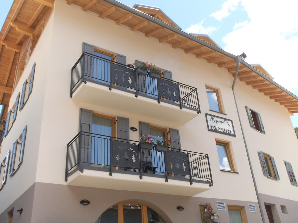 Aparthotel Dolomites Living&Relax Commezzadura Exterior photo